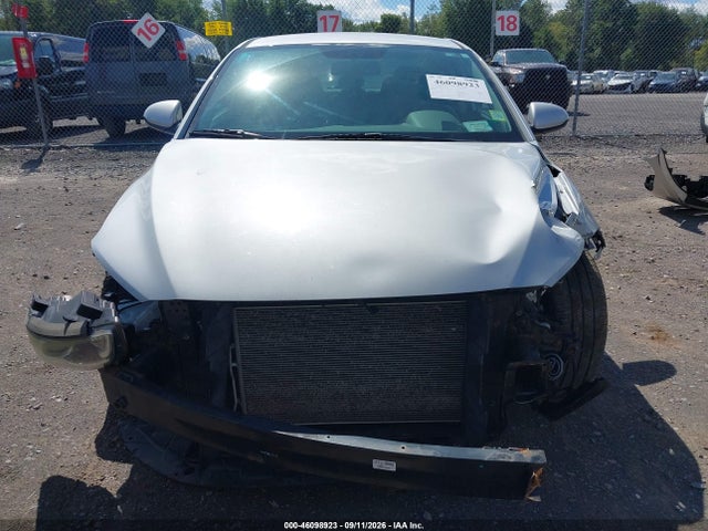 2017 HYUNDAI ELANTRA SE 6
