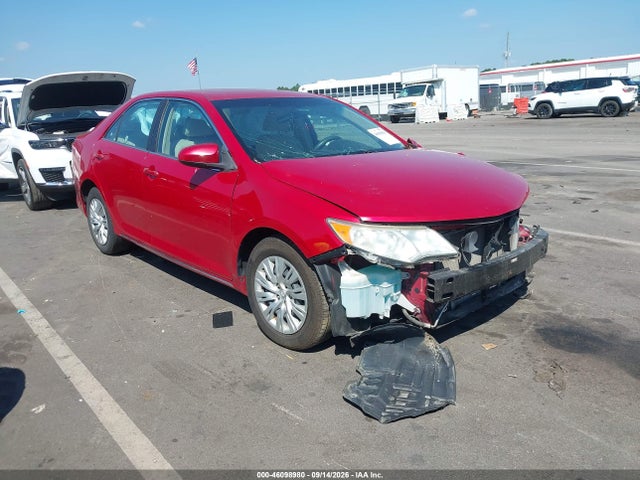 2014 TOYOTA CAMRY LE