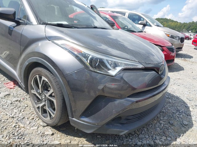 2019 TOYOTA C-HR XLE 6