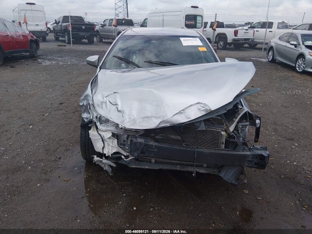 2017 TOYOTA CAMRY SE 13
