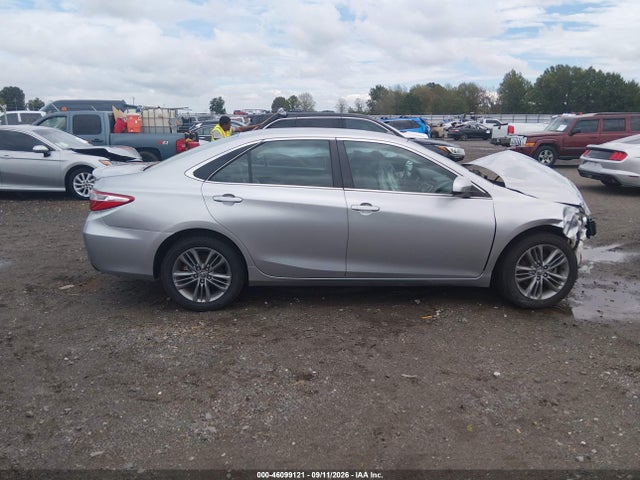 2017 TOYOTA CAMRY SE 14