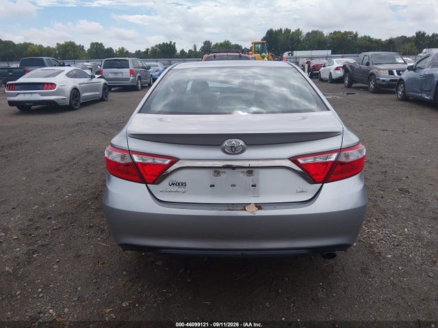 2017 TOYOTA CAMRY SE 17