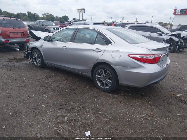 2017 TOYOTA CAMRY SE 3