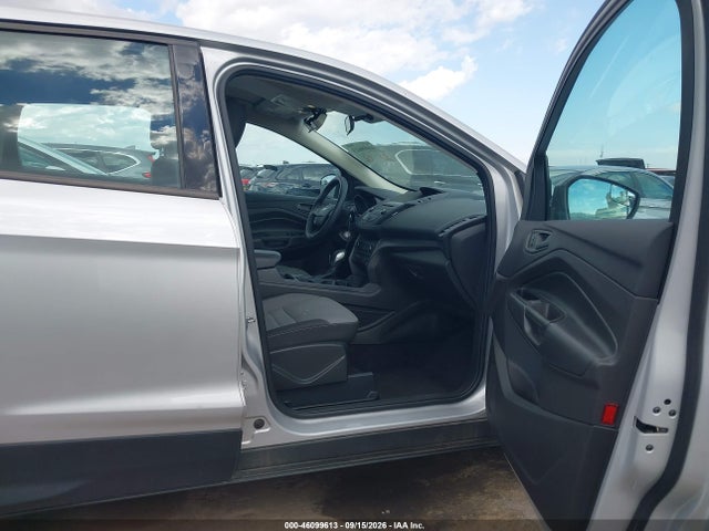2017 FORD ESCAPE S 5