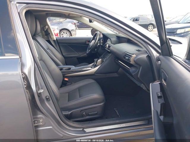 2019 LEXUS IS 300 5