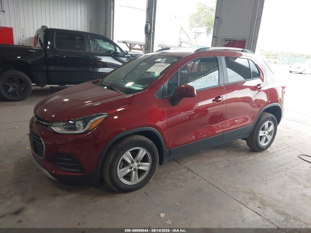 2021 CHEVROLET TRAX AWD LT 2