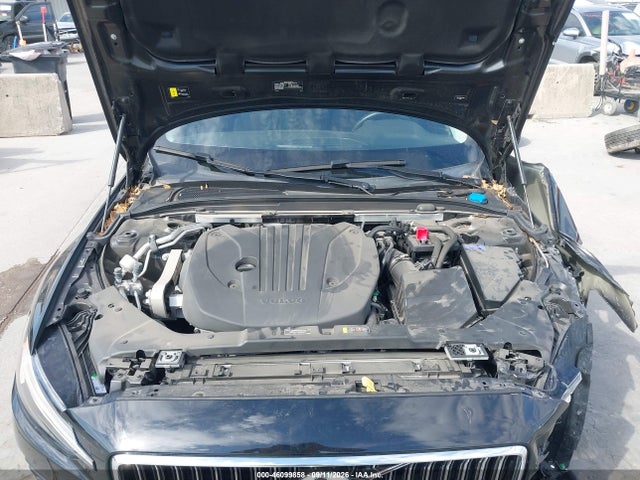 2022 VOLVO S60 B5 INSCRIPTION 10