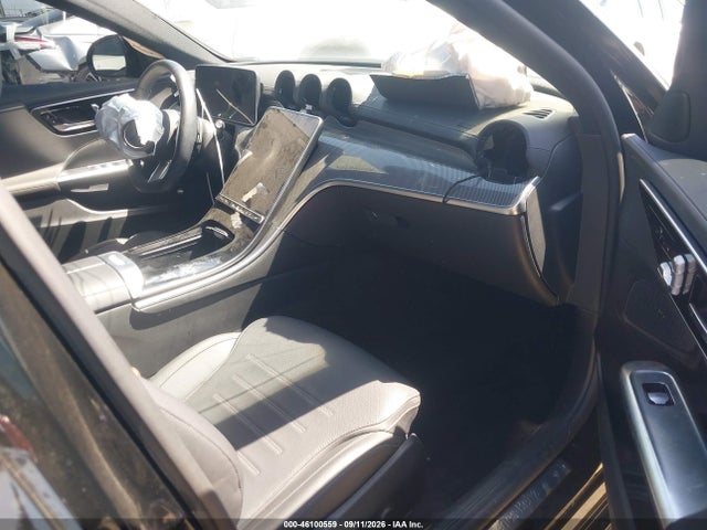 2025 MERCEDES-BENZ C 300 5