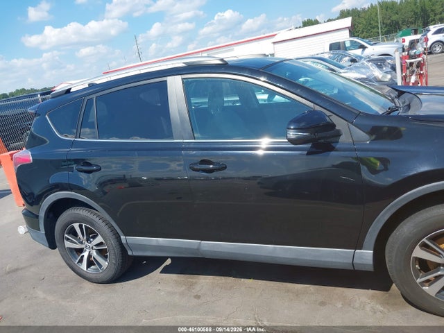 2017 TOYOTA RAV4 XLE 14