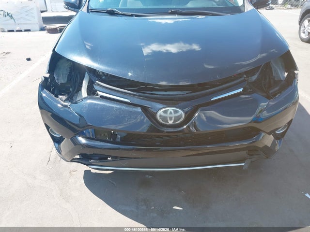 2017 TOYOTA RAV4 XLE 6