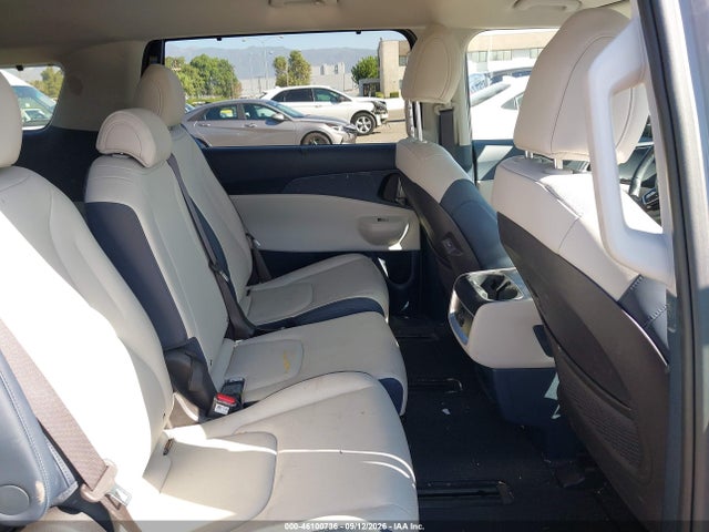 2025 KIA CARNIVAL MPV EX 8