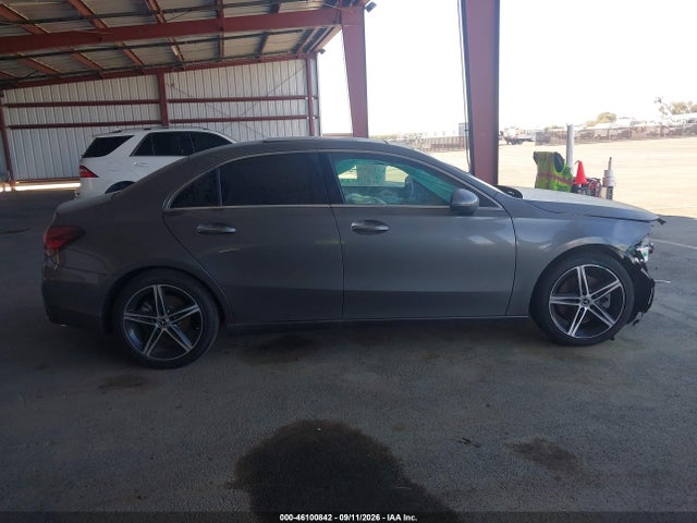 2021 MERCEDES-BENZ A 220 14