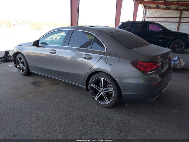 2021 MERCEDES-BENZ A 220 3