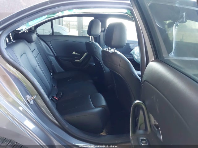 2021 MERCEDES-BENZ A 220 8