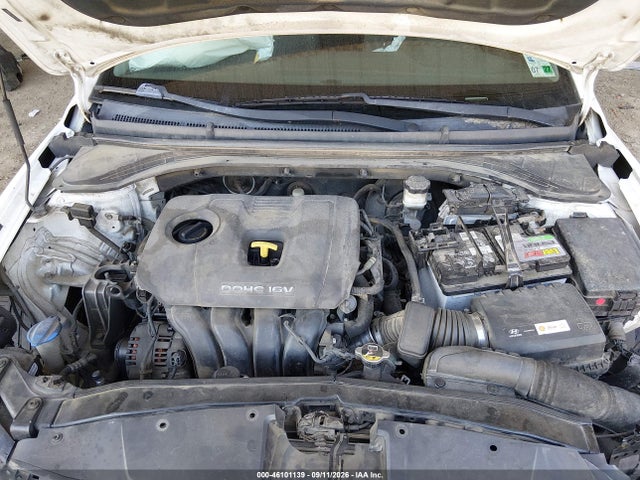 2017 HYUNDAI ELANTRA SE 10