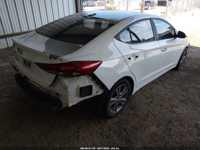 2017 HYUNDAI ELANTRA SE 4