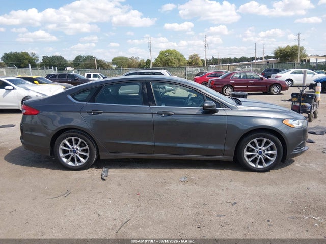 2017 FORD FUSION SE 13