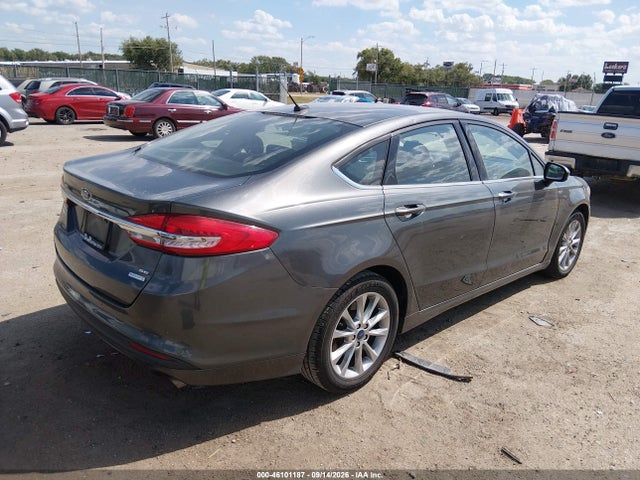 2017 FORD FUSION SE 4