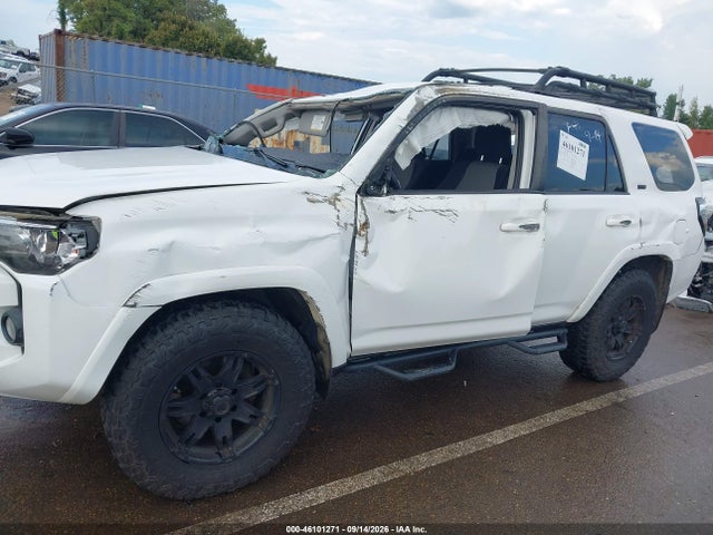 2017 TOYOTA 4RUNNER SR5 14