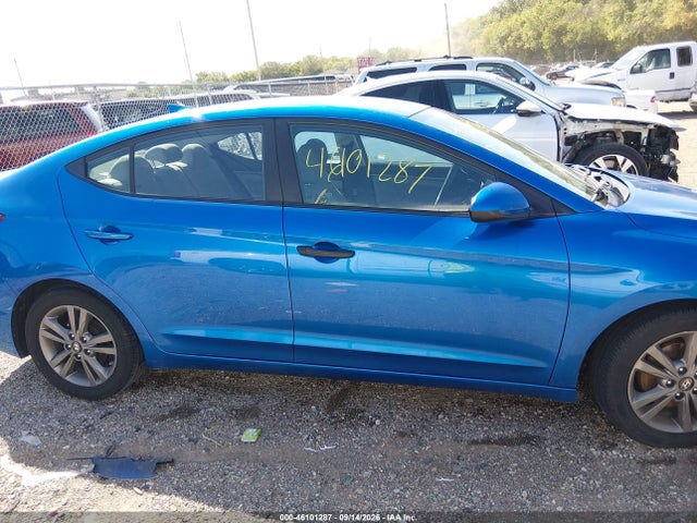 2017 HYUNDAI ELANTRA SE 13
