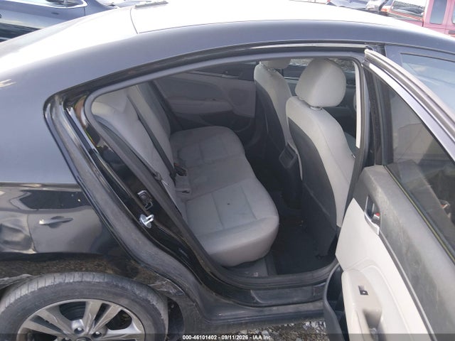 2017 HYUNDAI ELANTRA SE 8