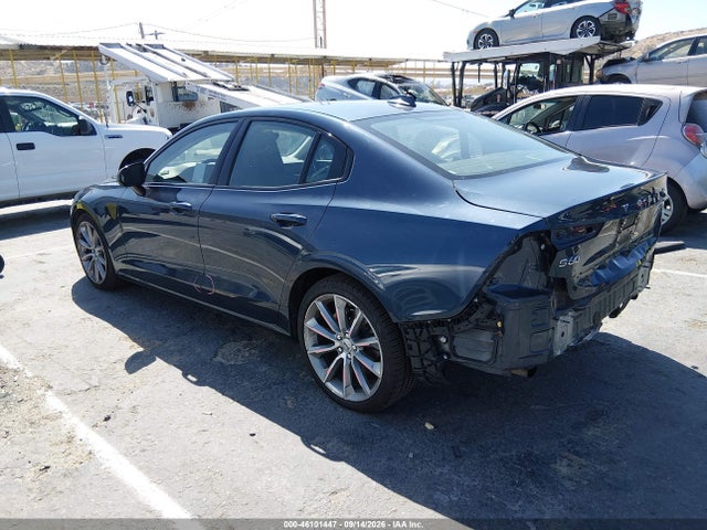 2021 VOLVO S60 T5 MOMENTUM 3