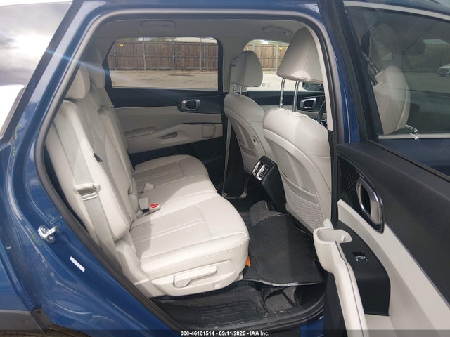 2025 KIA SORENTO S 8