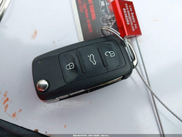 2018 VOLKSWAGEN BEETLE 2.0T COAST/2.0T S 11