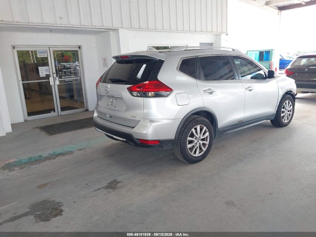 2017 NISSAN ROGUE SV 4