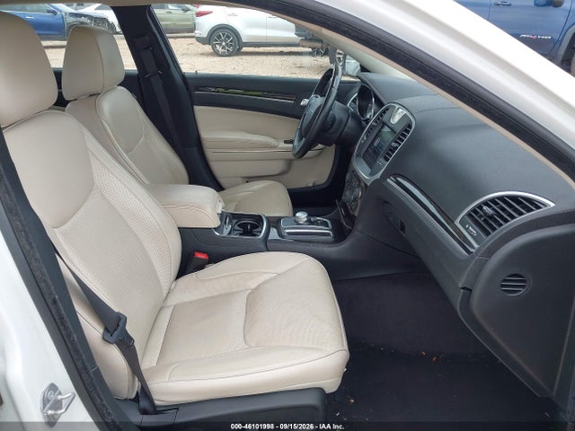2017 CHRYSLER 300C 5