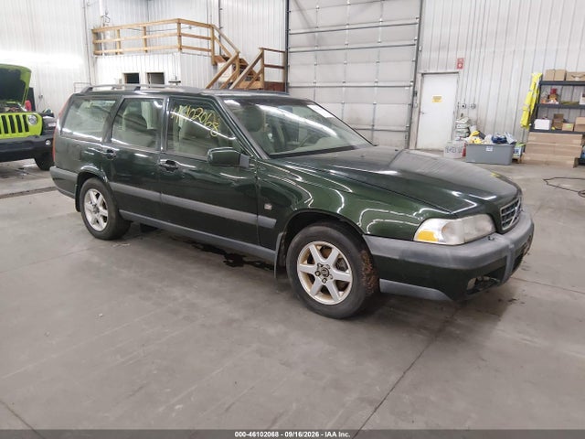 1999 VOLVO V70 XC