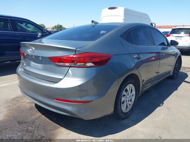 2017 HYUNDAI ELANTRA SE 4