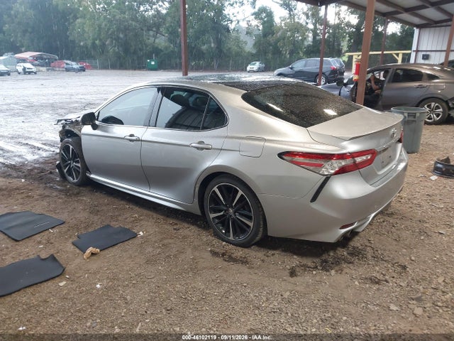 2018 TOYOTA CAMRY XSE 3