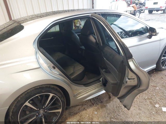 2018 TOYOTA CAMRY XSE 8