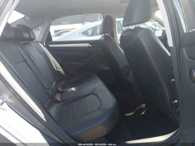 2013 Volkswagen PASSAT 2.0L TDI SE — фото 8