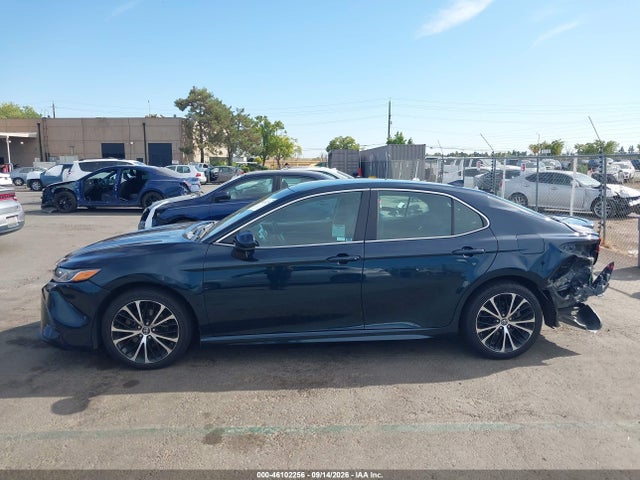2019 TOYOTA CAMRY SE 14