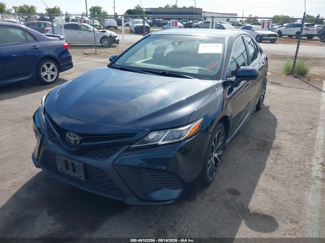 2019 TOYOTA CAMRY SE 2