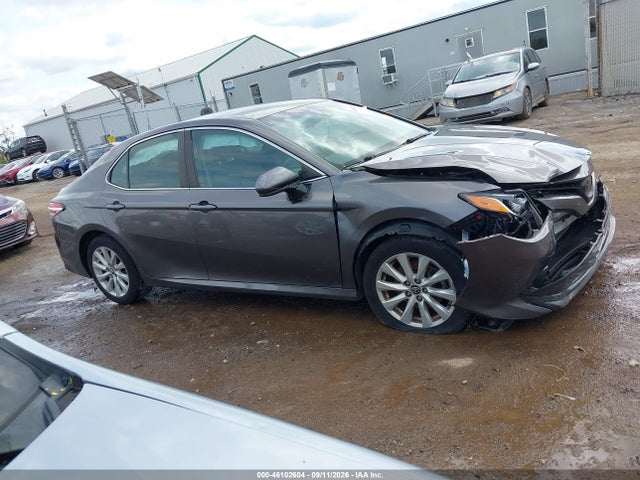 2018 TOYOTA CAMRY LE 13