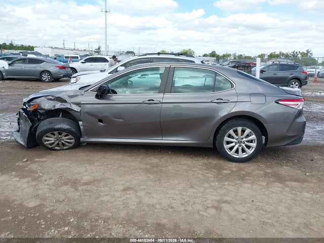 2018 TOYOTA CAMRY LE 14