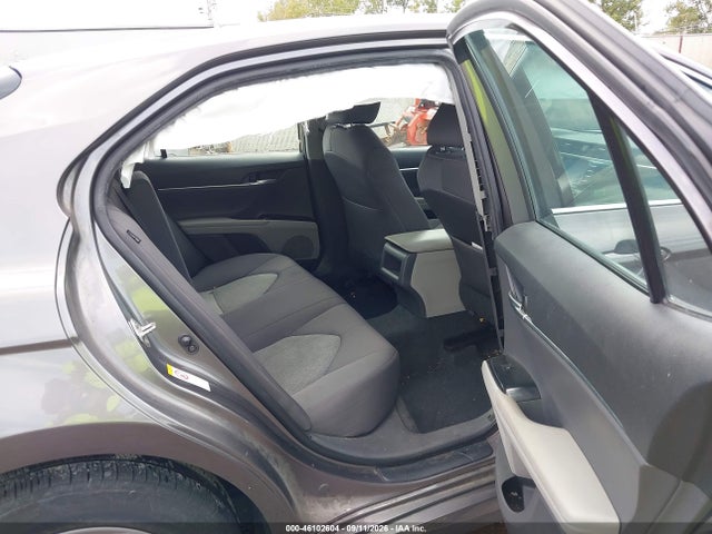 2018 TOYOTA CAMRY LE 8