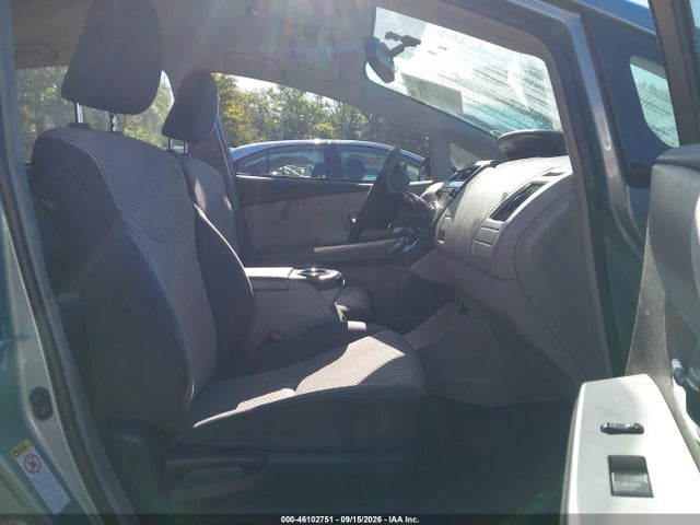 2017 TOYOTA PRIUS V THREE 5