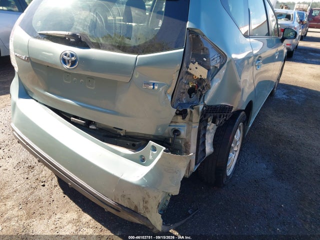 2017 TOYOTA PRIUS V THREE 6