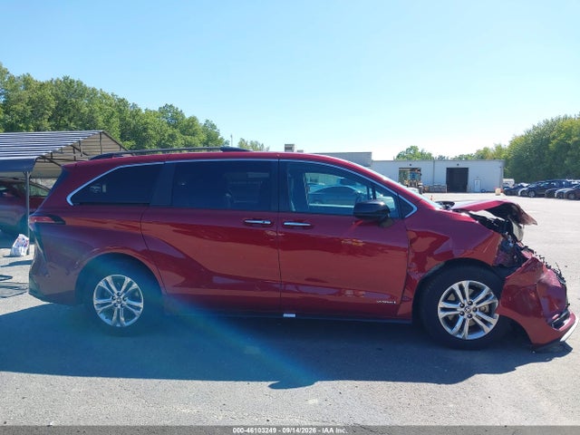2021 TOYOTA SIENNA XSE 14