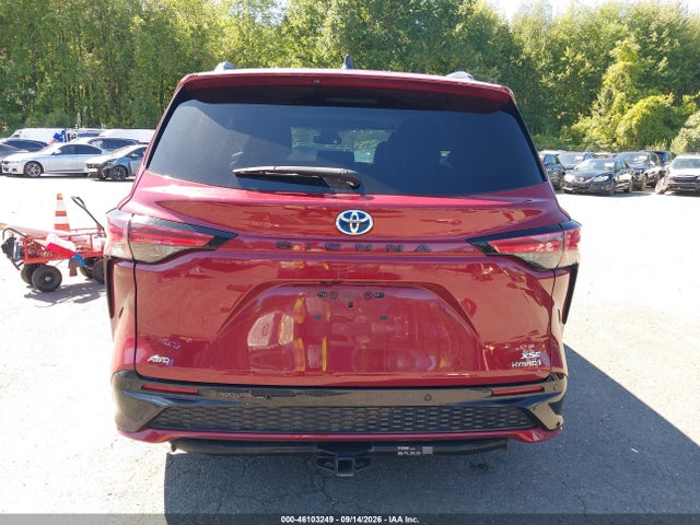 2021 TOYOTA SIENNA XSE 17