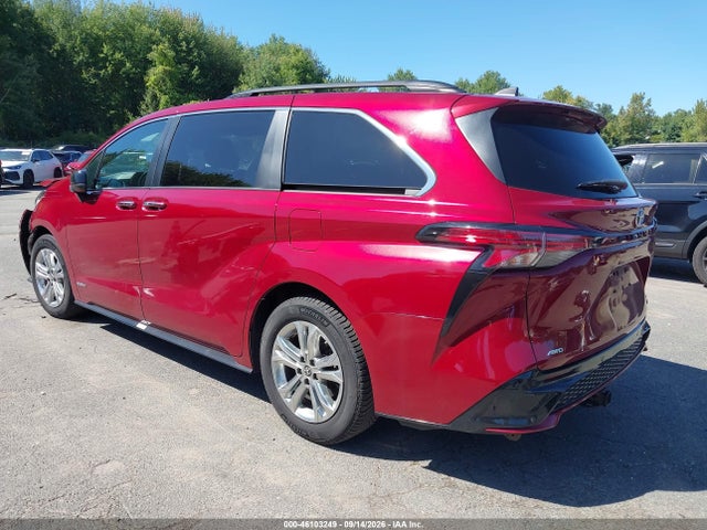 2021 TOYOTA SIENNA XSE 3