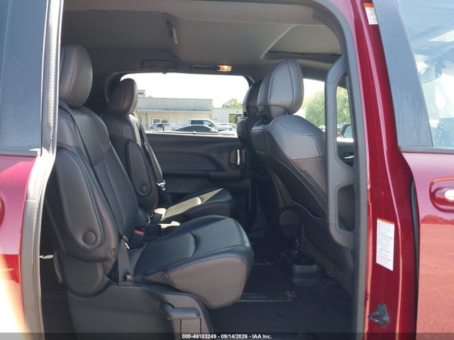 2021 TOYOTA SIENNA XSE 8