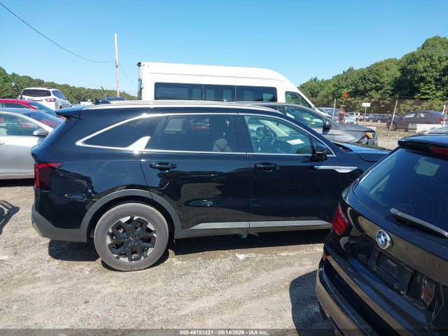 2025 KIA SORENTO S 13