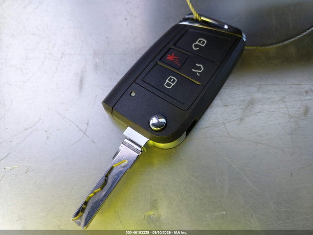 صورة 11 لـ 2015 Volkswagen GOLF GTI 2.0T S 4-DOOR