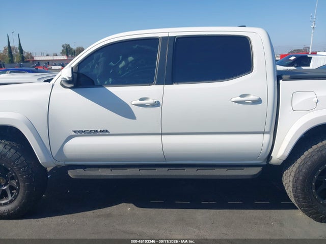 2017 TOYOTA TACOMA TRD SPORT 14