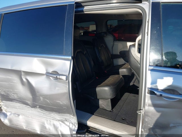 2020 CHRYSLER VOYAGER LXI 8